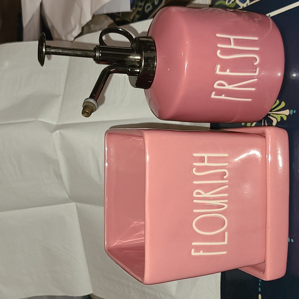 Rae Dunn, "Flourish" Plant Pot  🪴 and "Fresh" Sprayer Set.
